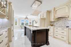 411 WELDRICK ROAD E | Richmond Hill Ontario | Slide Image Thirteen