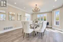 411 WELDRICK ROAD E | Richmond Hill Ontario | Slide Image Seven
