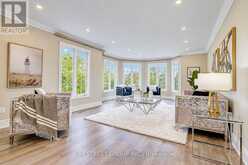 411 WELDRICK ROAD E | Richmond Hill Ontario | Slide Image Eight
