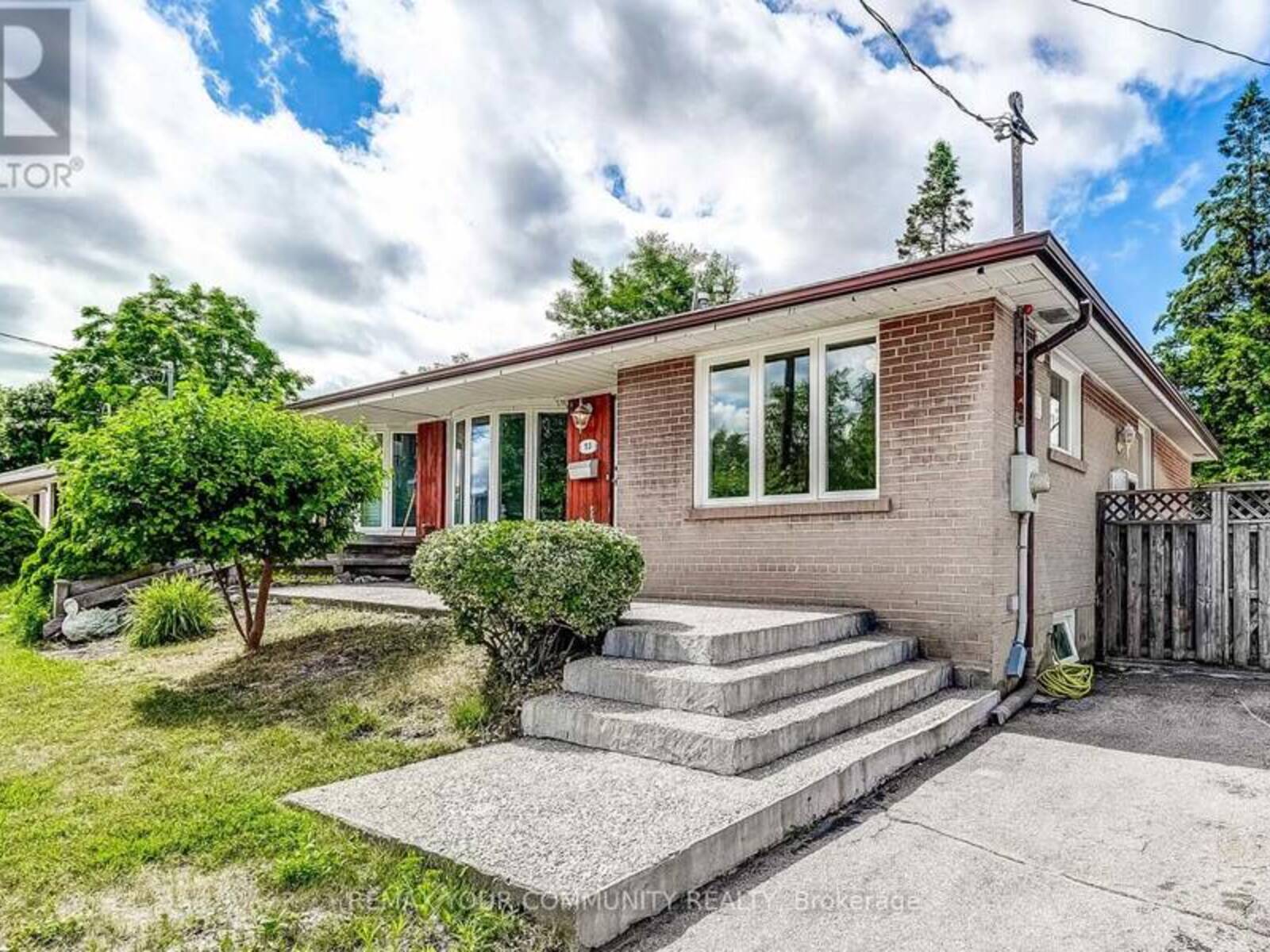 53 GLORY CRESCENT, Toronto, Ontario M1E 2B9