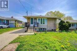 466 PALISER CRESCENT S | Richmond Hill Ontario | Slide Image Two