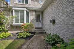2203 ROBIN DRIVE | Mississauga Ontario | Slide Image Three