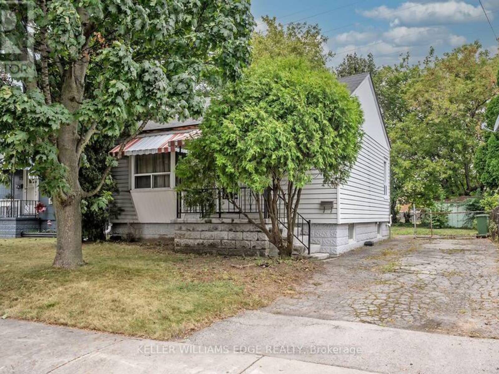 129 SELKIRK AVENUE, Hamilton, Ontario L8H 5M1