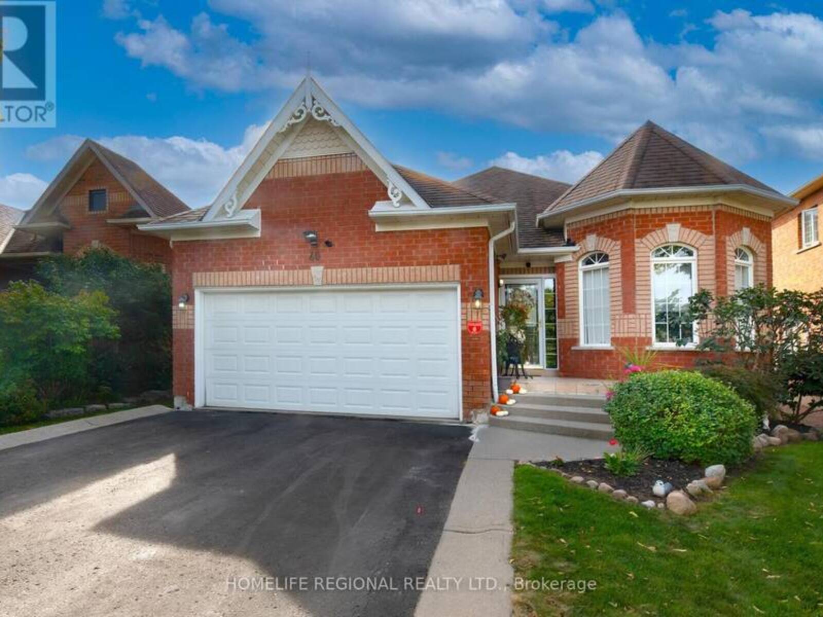 40 ARNOLD CRESCENT, Whitby, Ontario L1M 1H9