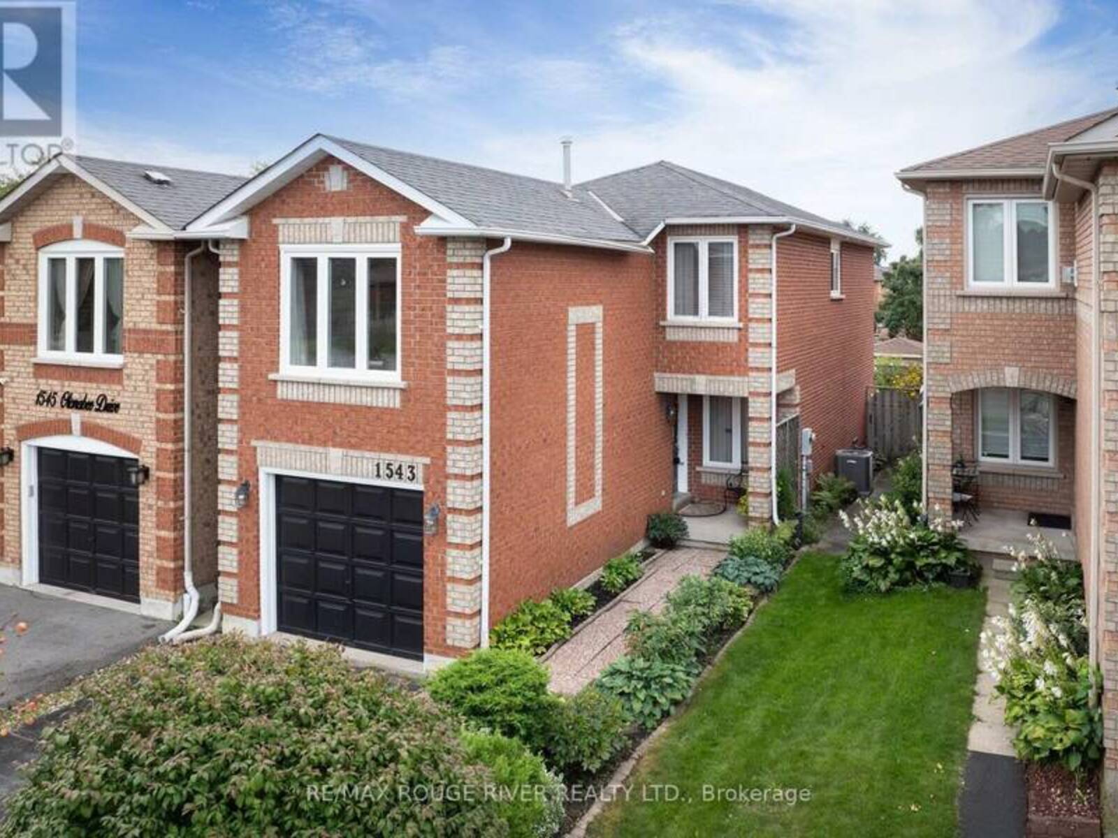1543 OTONABEE DRIVE, Pickering, Ontario L1V 6T6