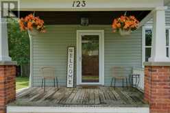 123 JOHN STREET | Kawartha Lakes Ontario | Slide Image Three