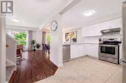 15 - 468 DOON DRIVE S | Kitchener Ontario | Slide Image Four
