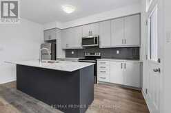 29 LYALL STOKES CIRCLE | East Gwillimbury Ontario | Slide Image Twelve