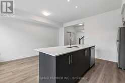 29 LYALL STOKES CIRCLE | East Gwillimbury Ontario | Slide Image Thirteen