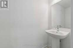 29 LYALL STOKES CIRCLE | East Gwillimbury Ontario | Slide Image Seventeen