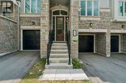 29 LYALL STOKES CIRCLE | East Gwillimbury Ontario | Slide Image Four