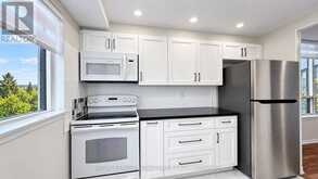 411 - 7 BISHOP AVENUE | Toronto Ontario | Slide Image Nine