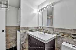 705 - 326 MAJOR MACKENZIE DRIVE E | Richmond Hill Ontario | Slide Image Ten