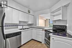 705 - 326 MAJOR MACKENZIE DRIVE E | Richmond Hill Ontario | Slide Image Four