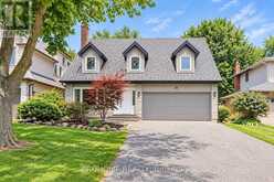36 SUMMERFELDT CRESCENT | Markham Ontario | Slide Image Two