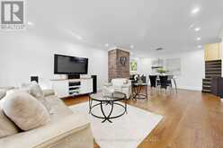 813 GRACE STREET | Newmarket Ontario | Slide Image Seven