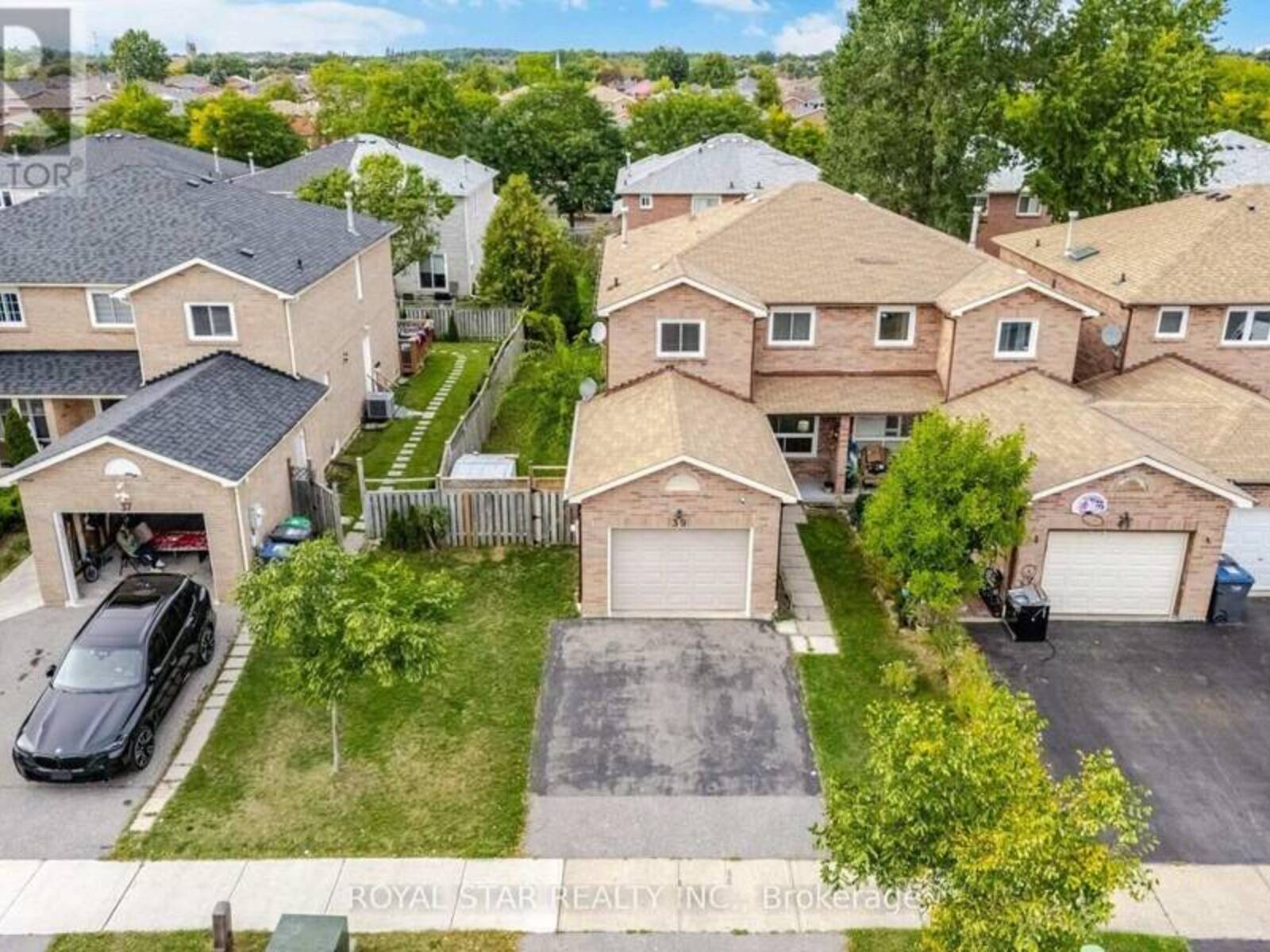 39 EBBY AVENUE E, Brampton, Ontario L6Z 3T1
