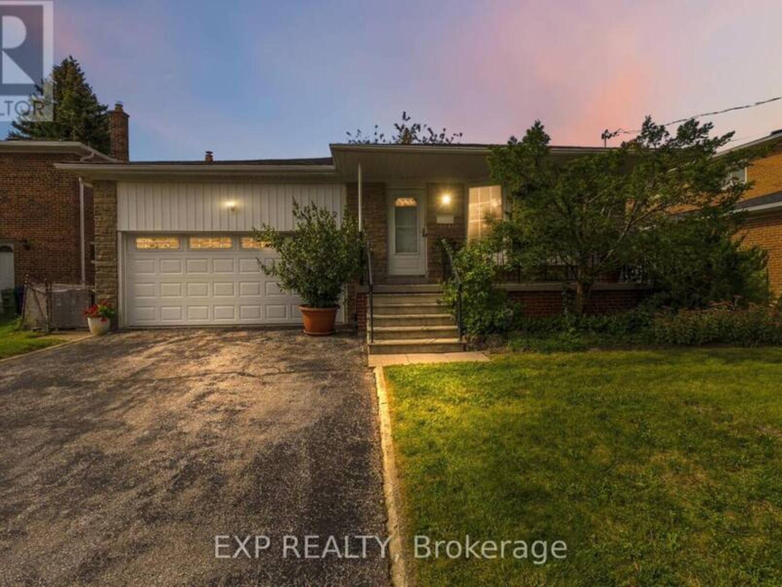 152 HILDA AVENUE, Toronto, Ontario M2M 1V9