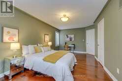1206 LINDENROCK DRIVE | Oakville Ontario | Slide Image Forty