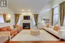 1206 LINDENROCK DRIVE | Oakville Ontario | Slide Image Five