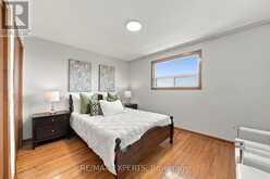 12 PARADELLE CRESCENT | Toronto Ontario | Slide Image Thirteen