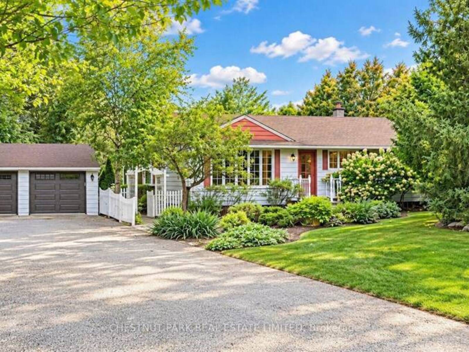 2445 BINBROOK ROAD, Hamilton, Ontario L0R 1C0