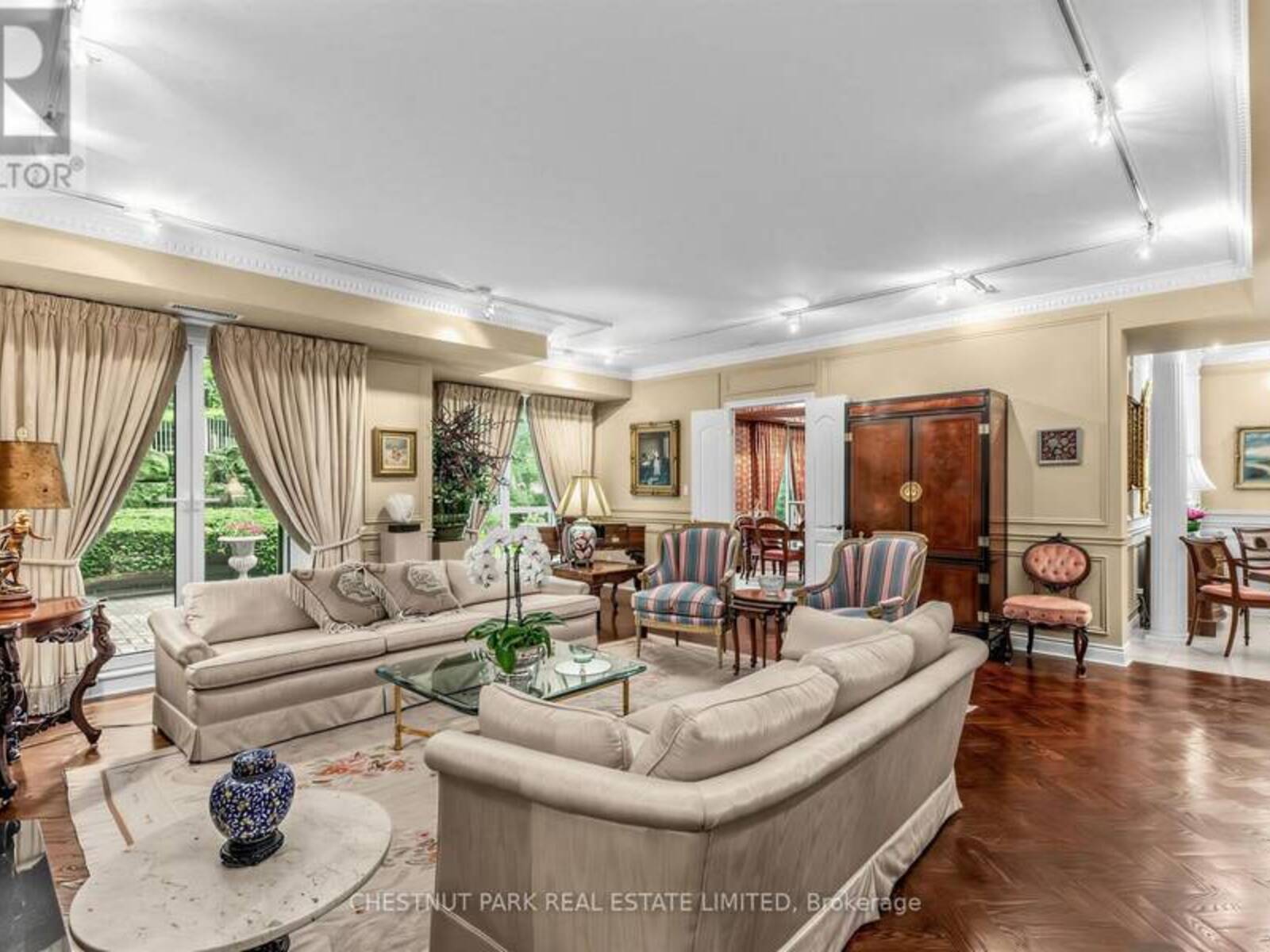 102 - 11 WILLIAM CARSON CRESCENT, Toronto, Ontario M2P 2G1
