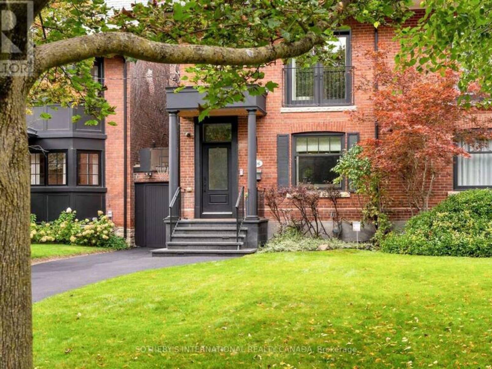 106 HIGHLAND AVENUE, Toronto, Ontario M4W 2A6
