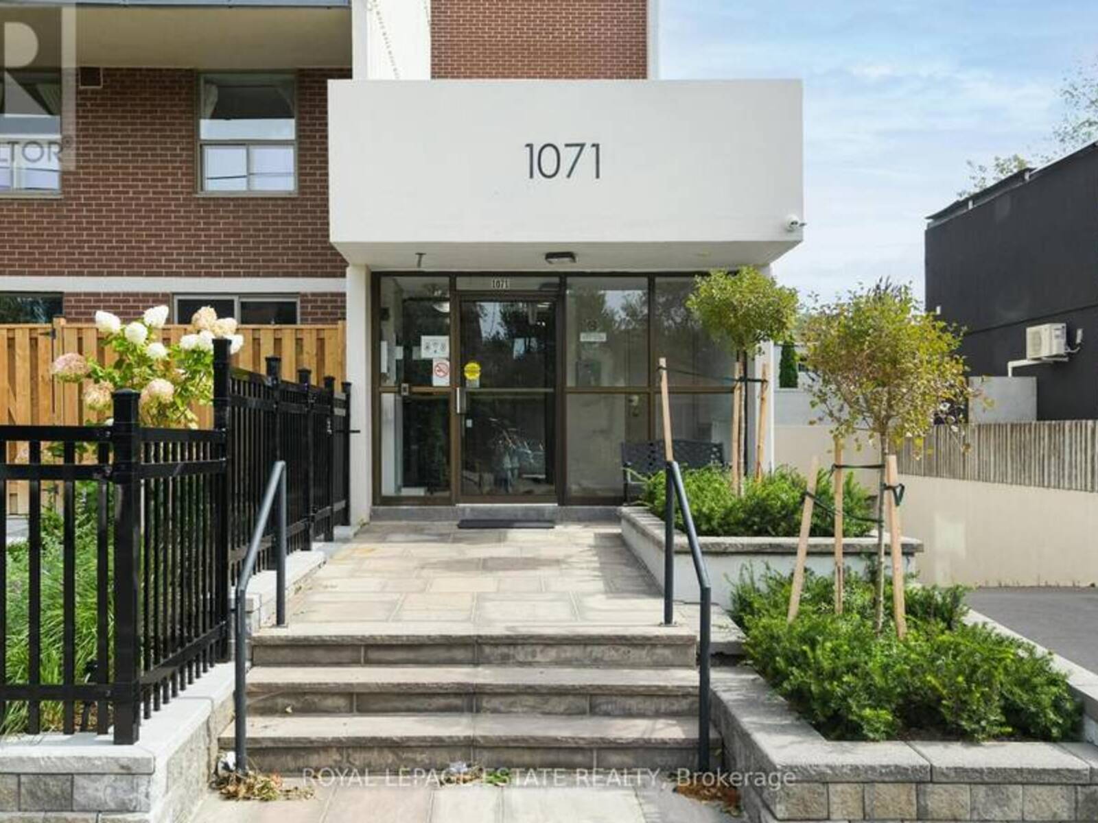 311 - 1071 WOODBINE AVENUE, Toronto, Ontario M4C 4C2