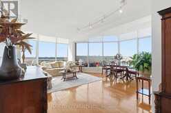 1705 - 110 PROMENADE CIRCLE | Vaughan Ontario | Slide Image Four
