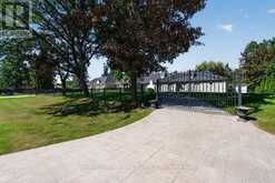 28 PUTTING GREEN CRESCENT | Vaughan Ontario | Slide Image Three