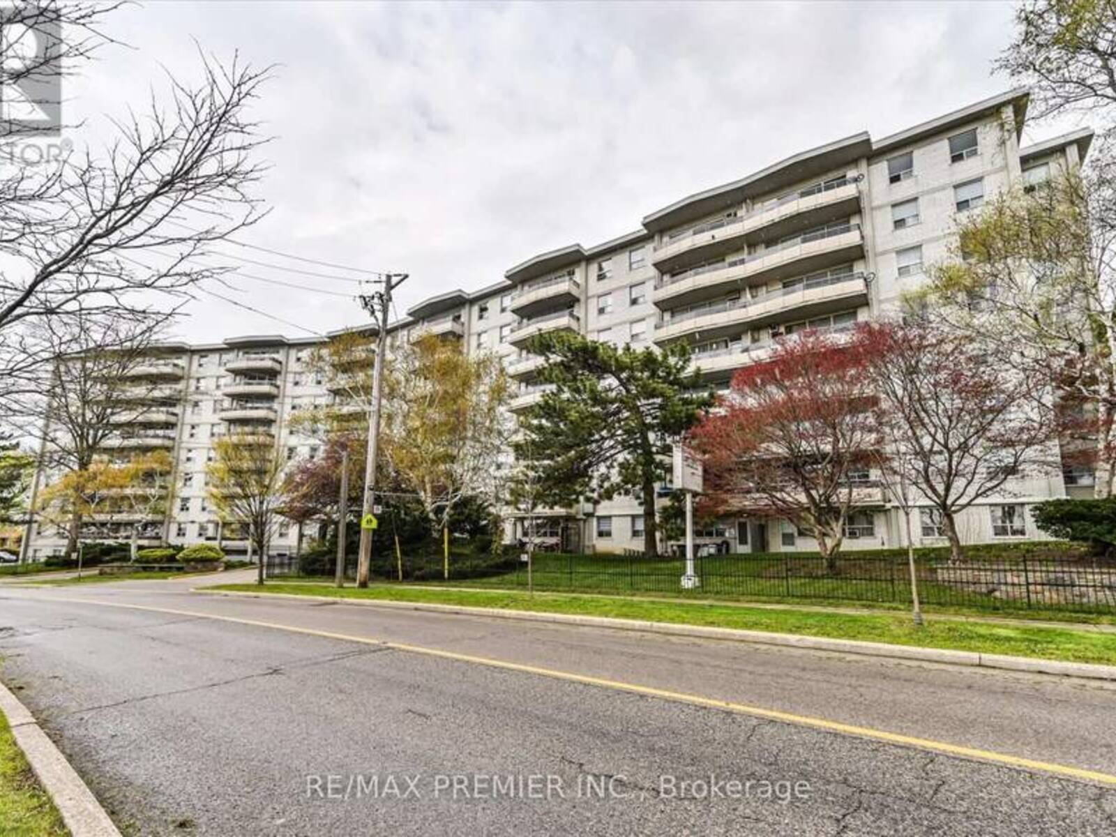 716 - 80 GRANDRAVINE DRIVE, Toronto, Ontario M3J 1B2