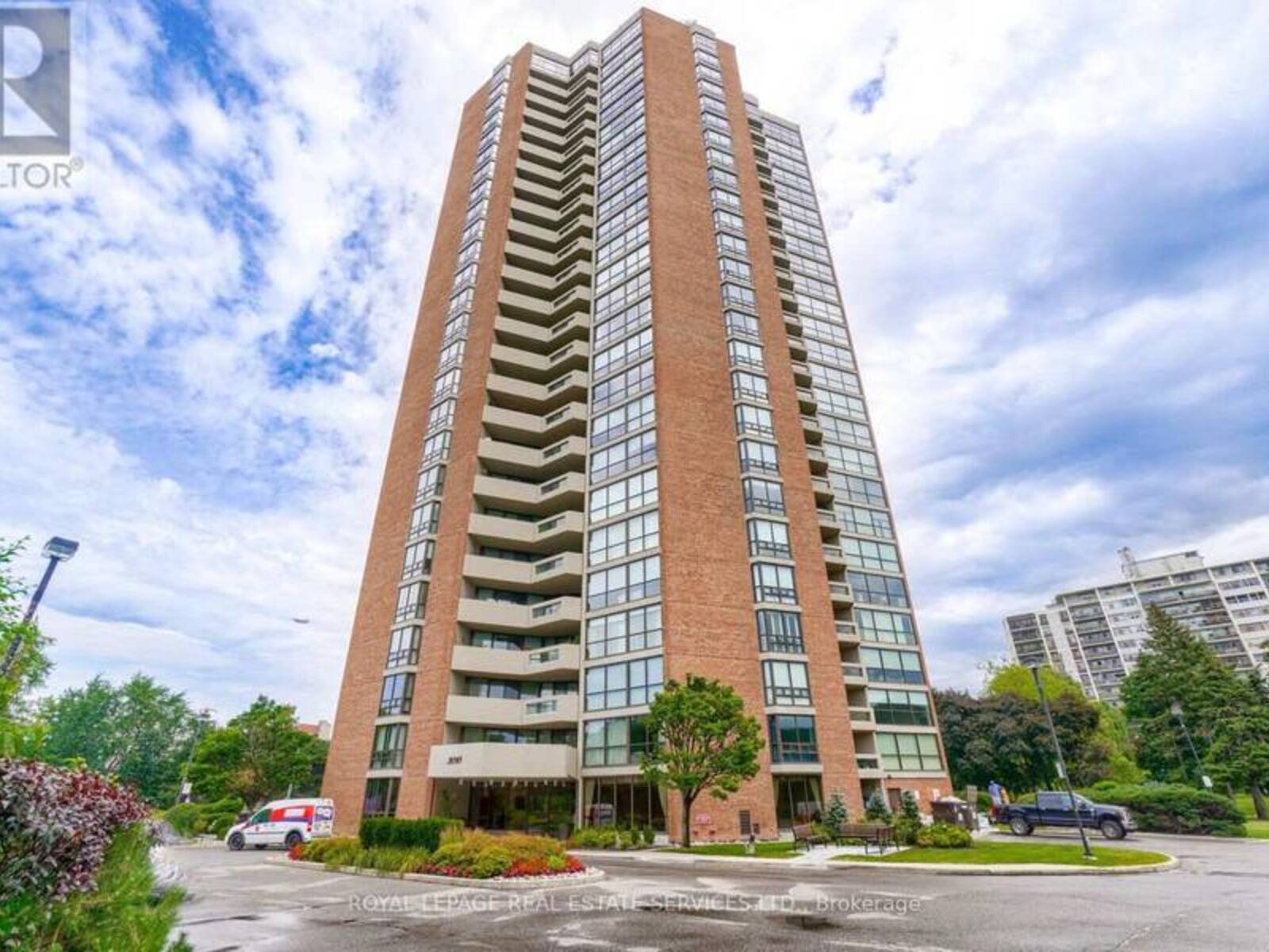 2305 - 2010 ISLINGTON AVENUE, Toronto, Ontario M9P 3S8