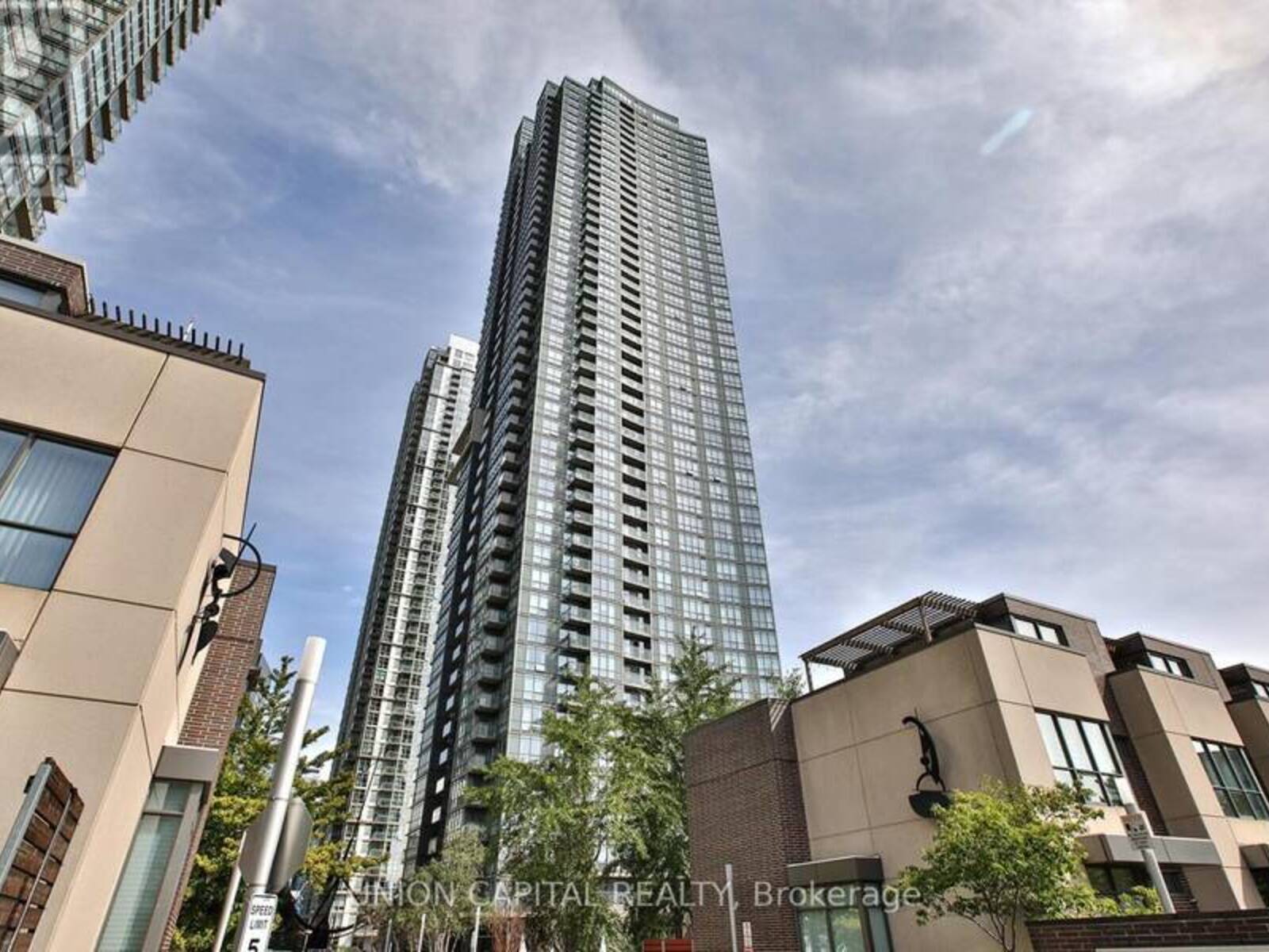 2809 - 11 BRUNEL COURT, Toronto, Ontario M5V 3Y3