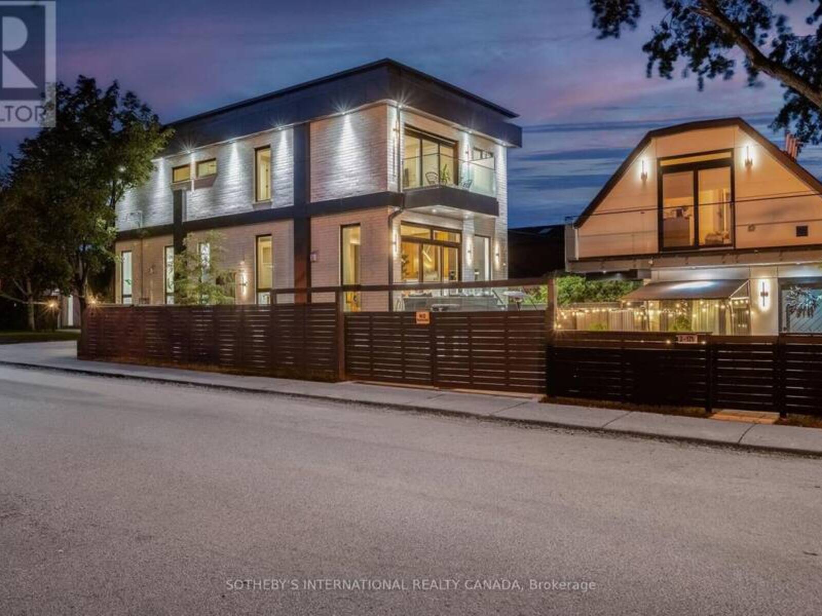 171 DURANT AVENUE, Toronto, Ontario M4J 4W5