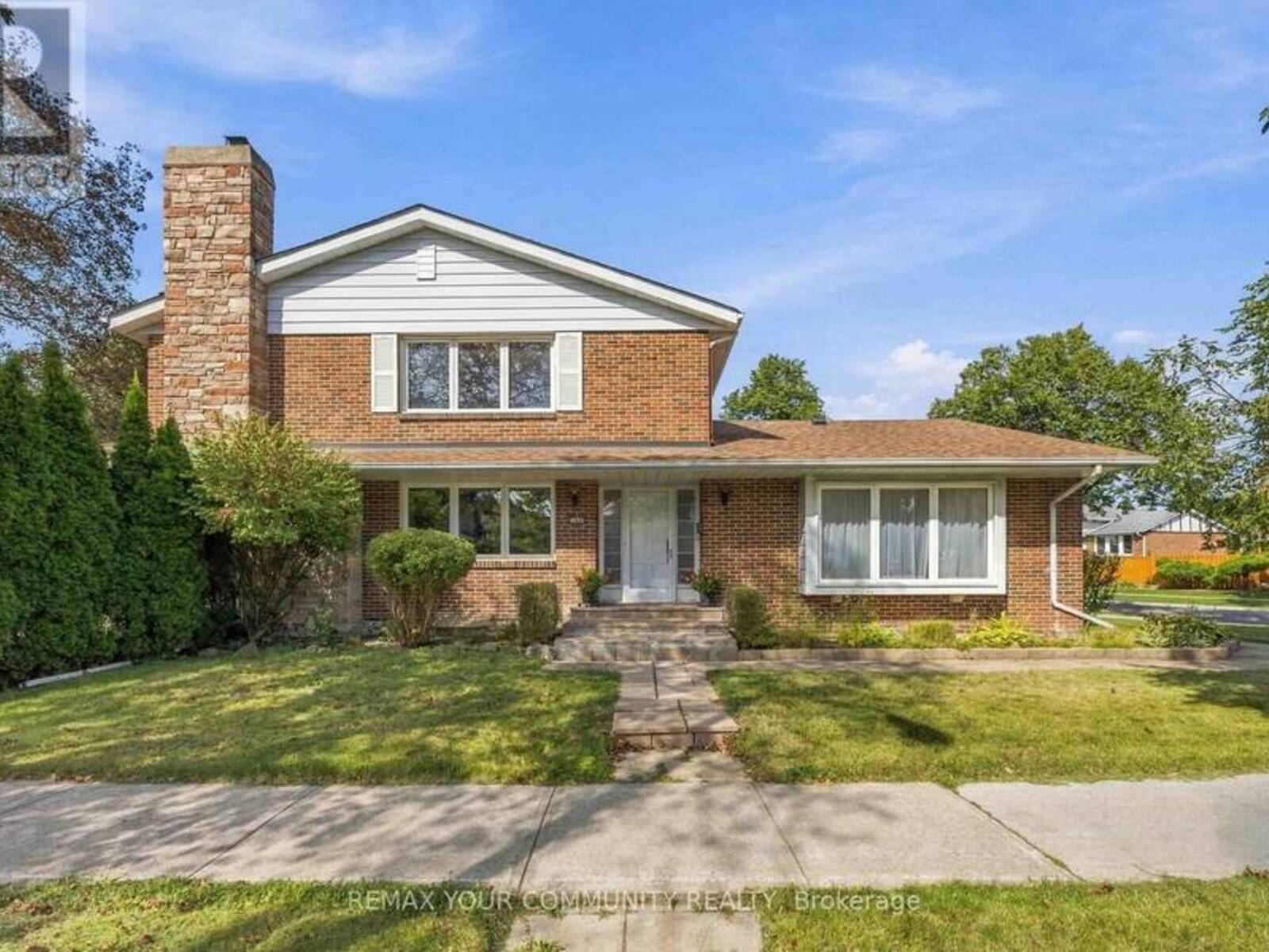 588 HUNTINGWOOD DRIVE, Toronto, Ontario M1W 1G8
