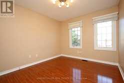 71 MCNALLY WAY | Aurora Ontario | Slide Image Nineteen