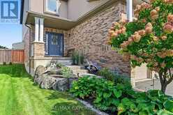 18 ARNOLD CRESCENT | Angus Ontario | Slide Image Three