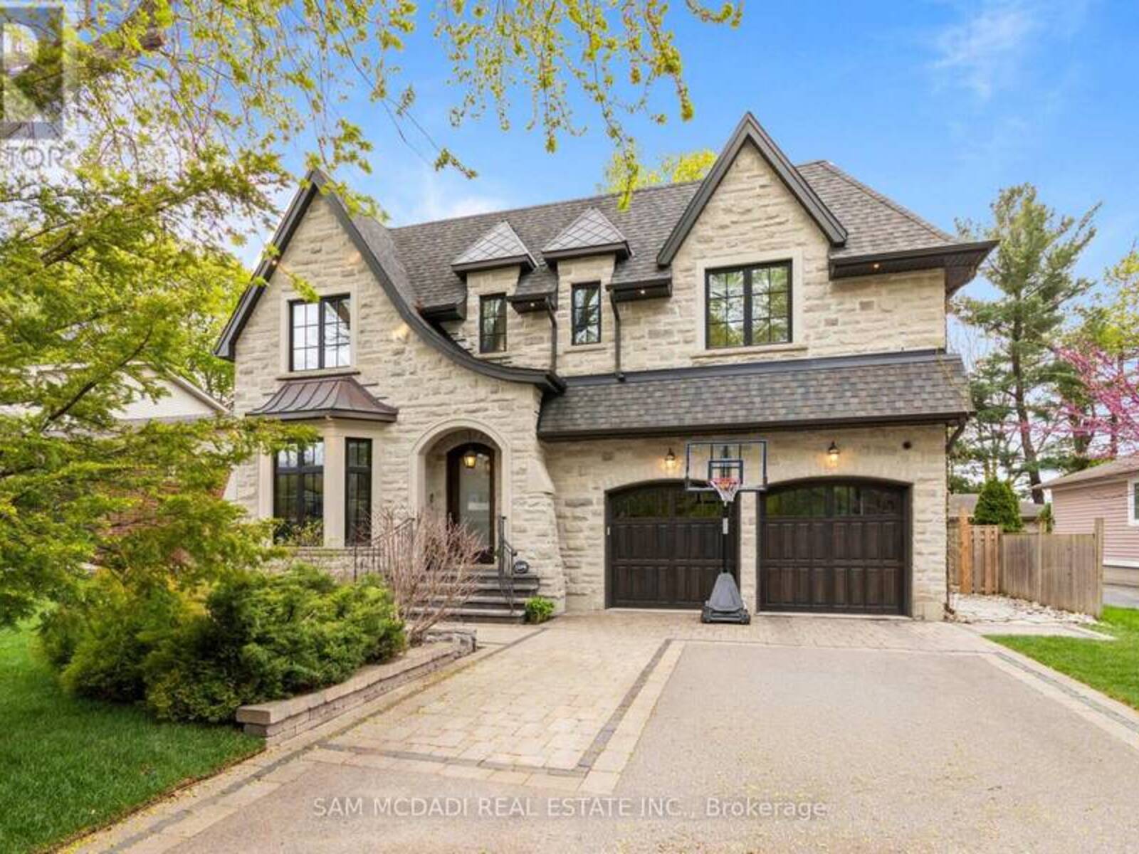 1134 WELWYN DRIVE, Mississauga, Ontario L5J 3J3