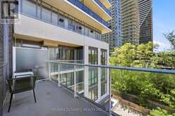 402 - 70 ANNIE CRAIG DRIVE | Toronto Ontario | Slide Image Nineteen