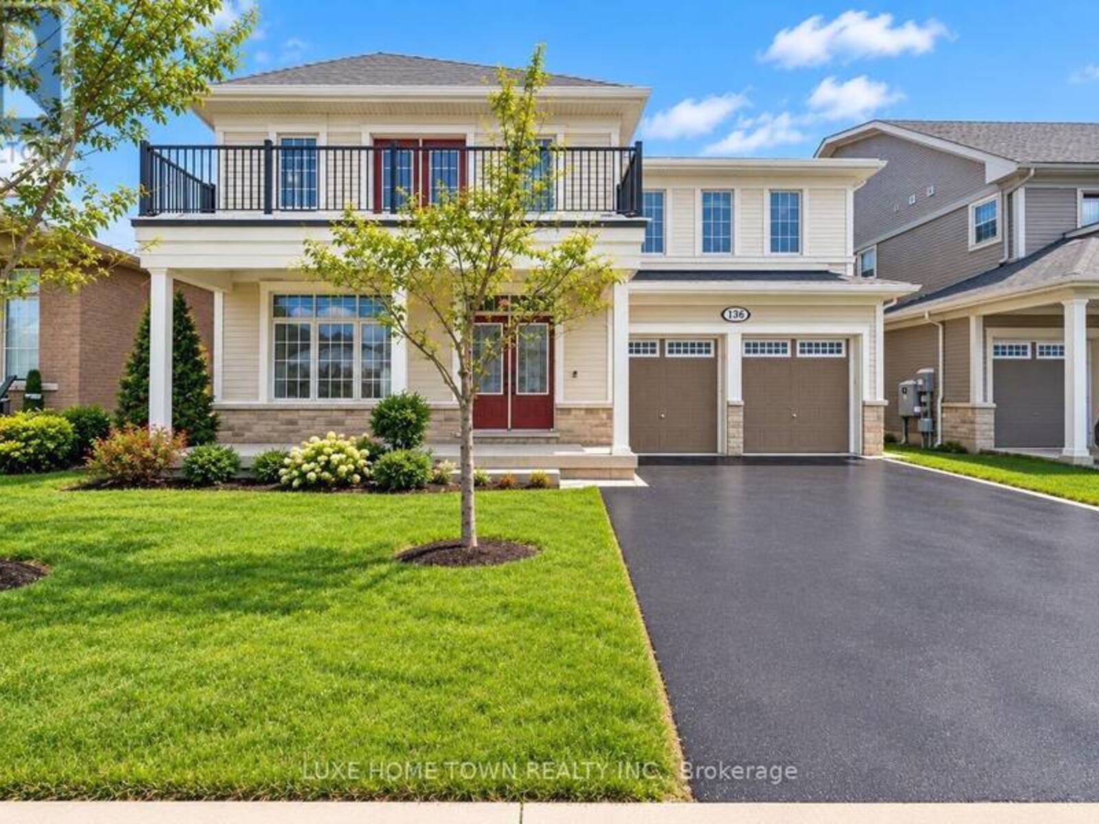 136 HARPIN WAY E, Fergus, Ontario N1M 0G9