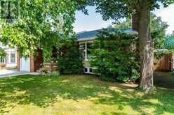 44 JEFFERY STREET | Penetanguishene Ontario | Slide Image Three