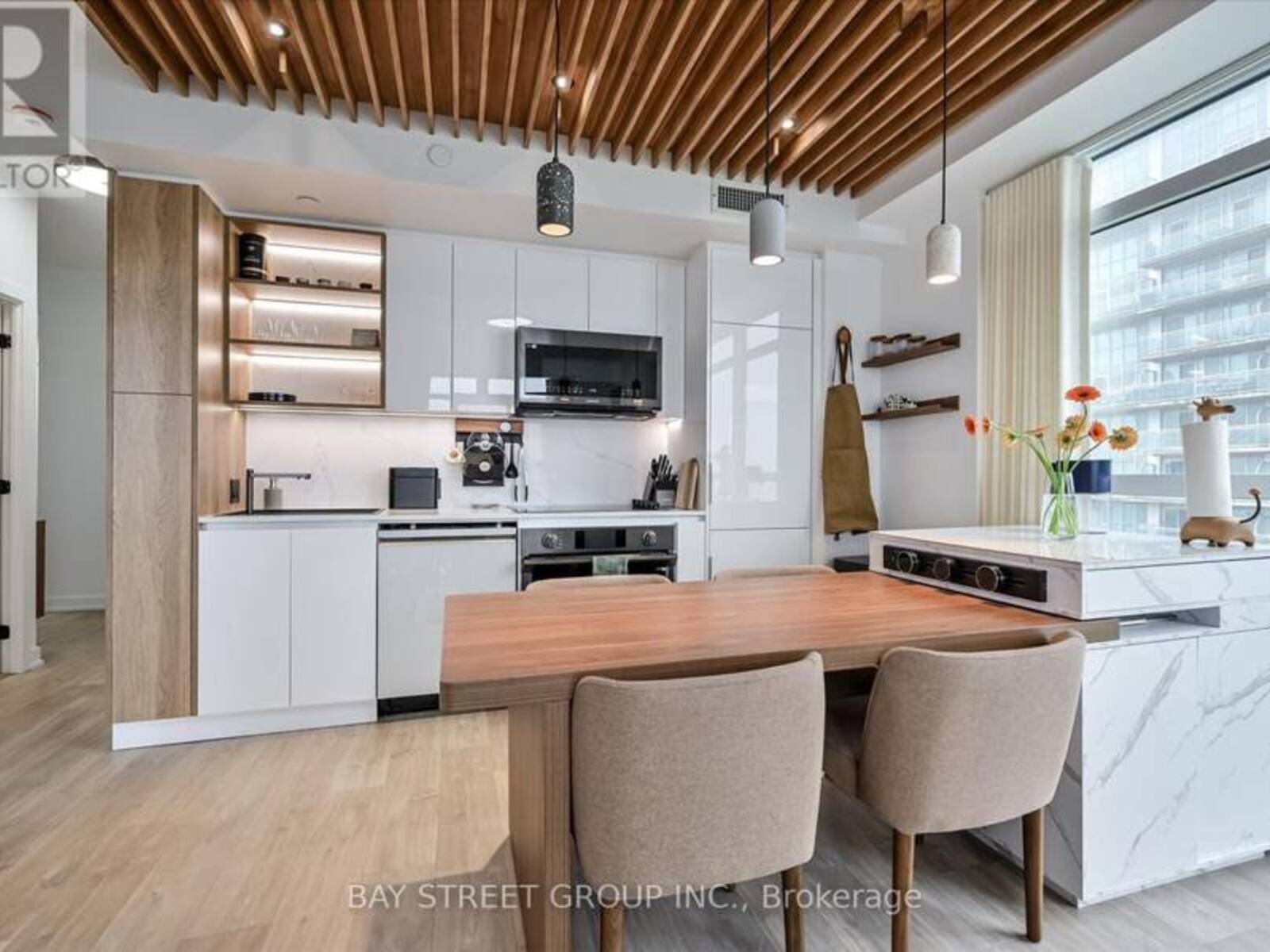 1604 - 251 MANITOBA STREET, Toronto, Ontario M8Y 0C7