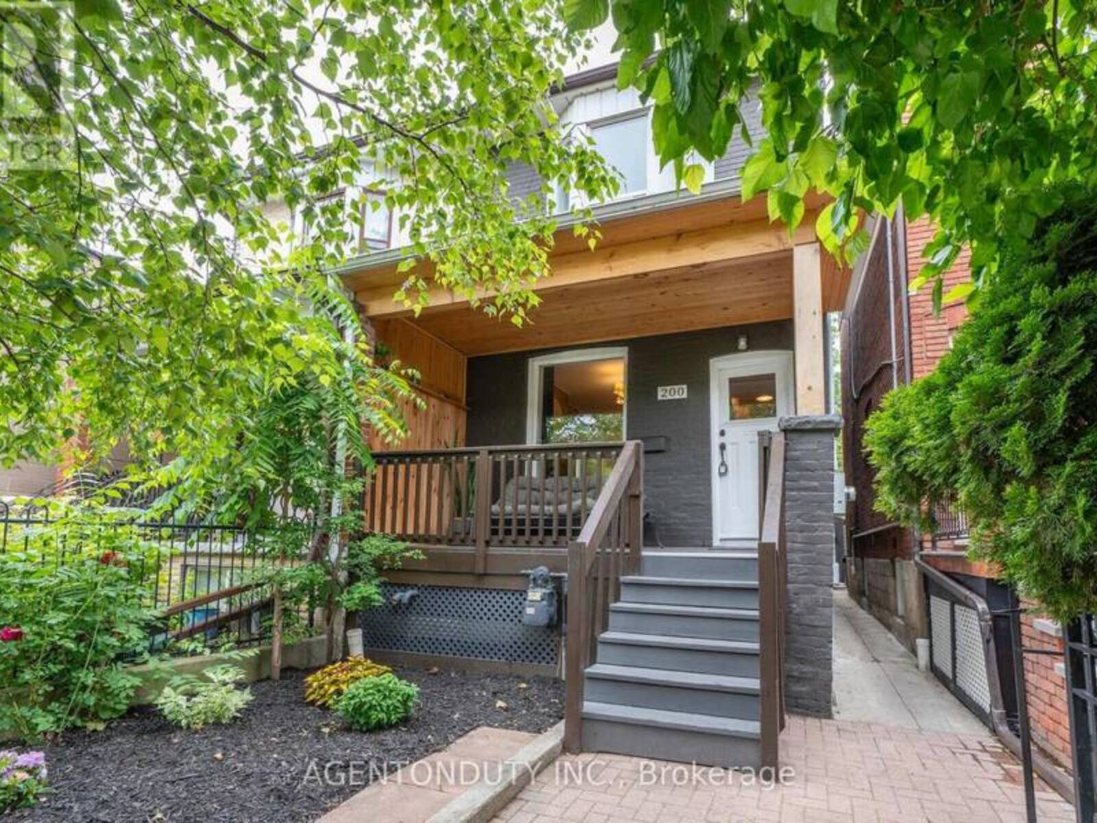 200 ST HELEN'S AVENUE, Toronto, Ontario M6H 4A1