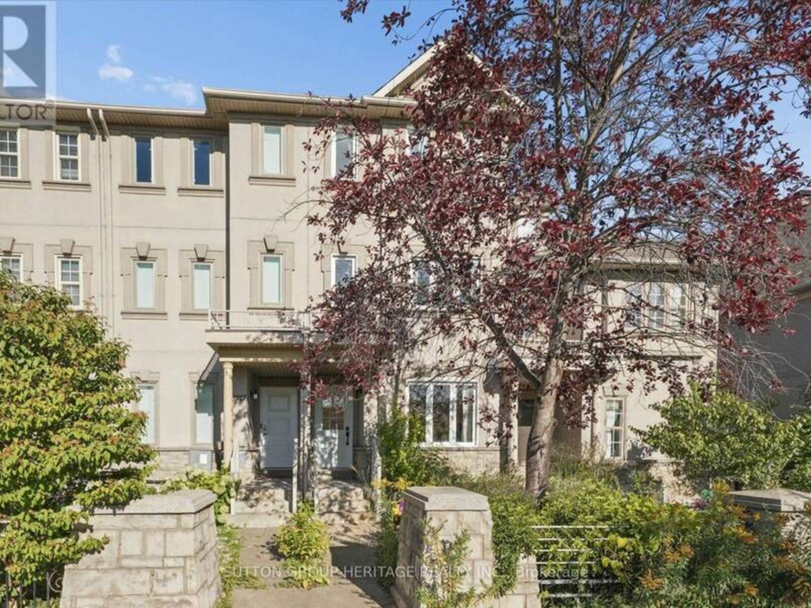 8915 YONGE STREET, Richmond Hill, Ontario L4C 0L5