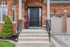 9 CHESHIRE DRIVE | Toronto Ontario | Slide Image Three