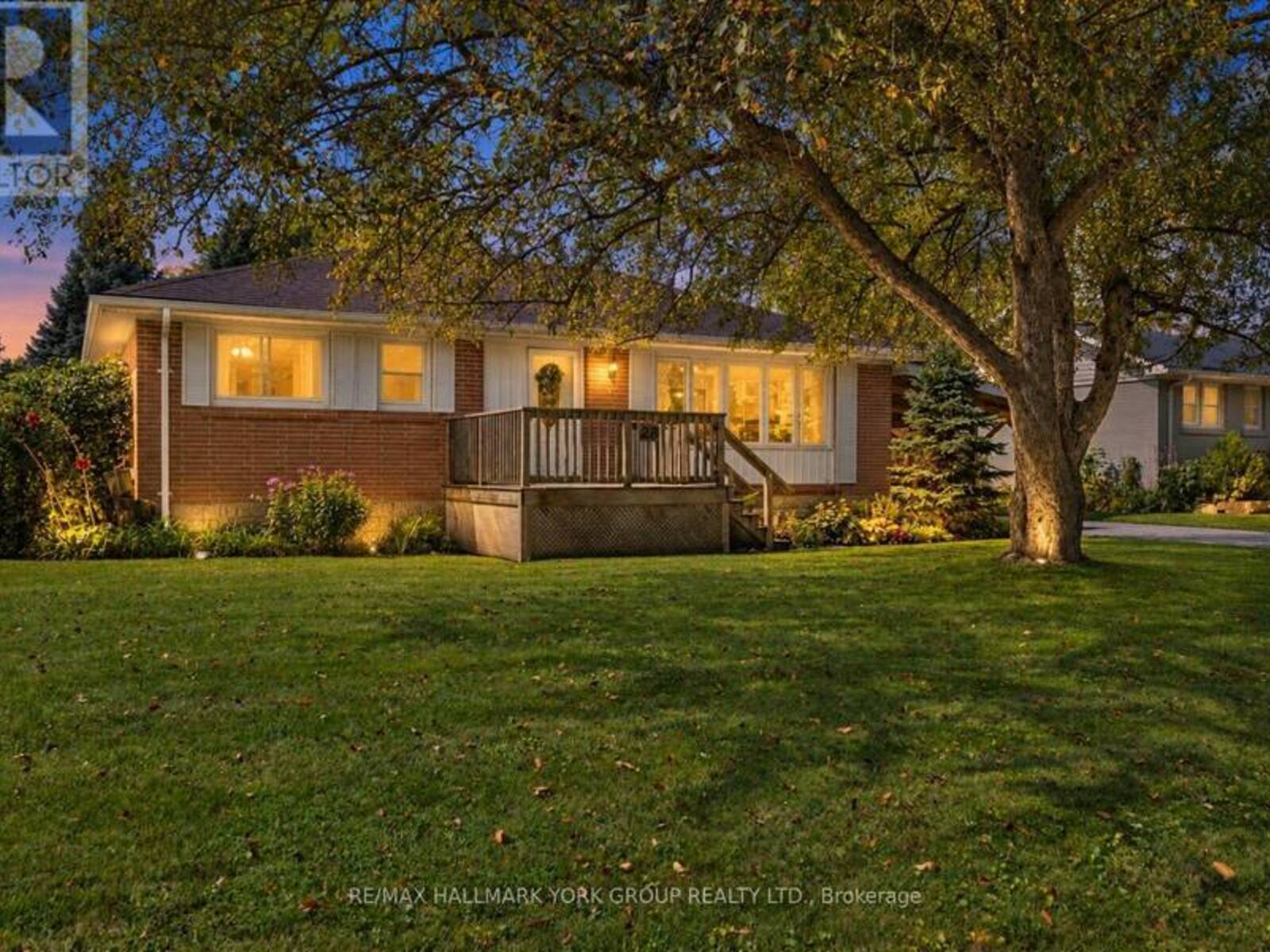 26 GEORGINA STREET, Georgina, Ontario L0E 1R0