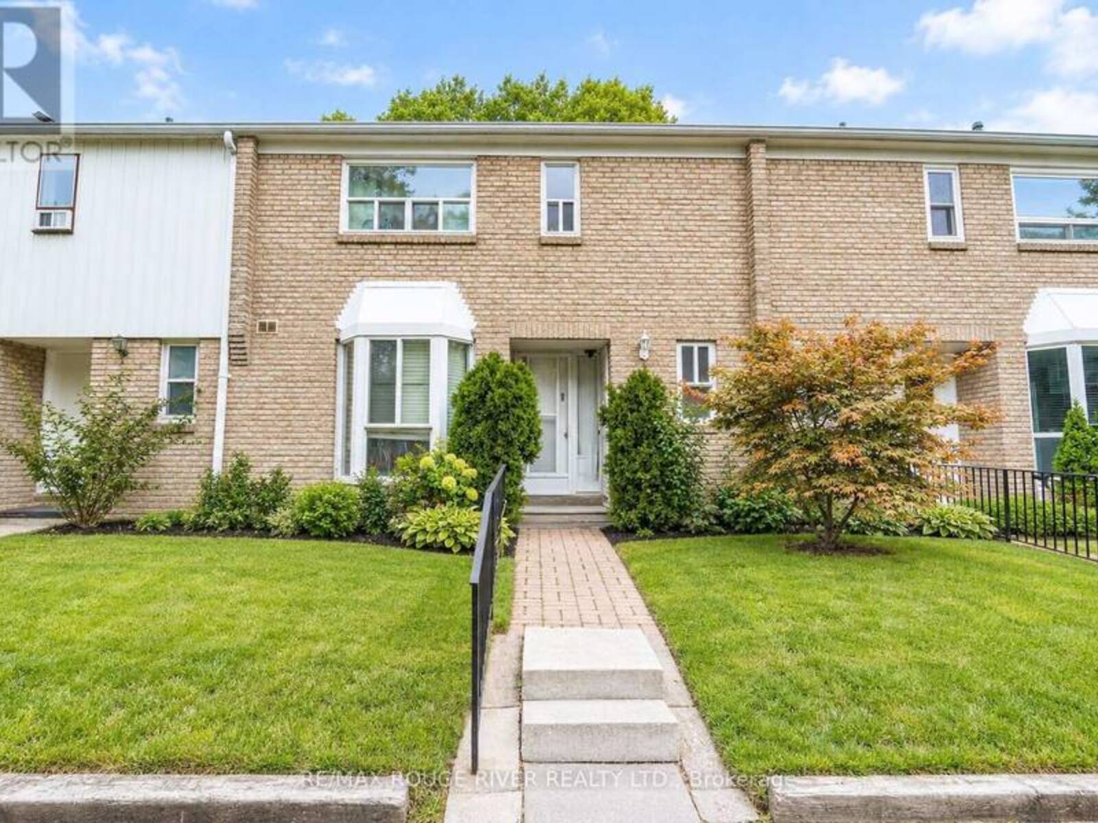 3 - 9 GOSFORD BOULEVARD, Toronto, Ontario M3N 2G7