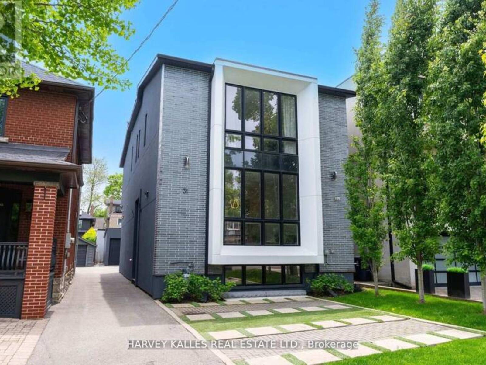 31 KILBARRY ROAD, Toronto, Ontario M5P 1K4