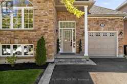 25 CRANBERRY LANE | Barrie Ontario | Slide Image Three